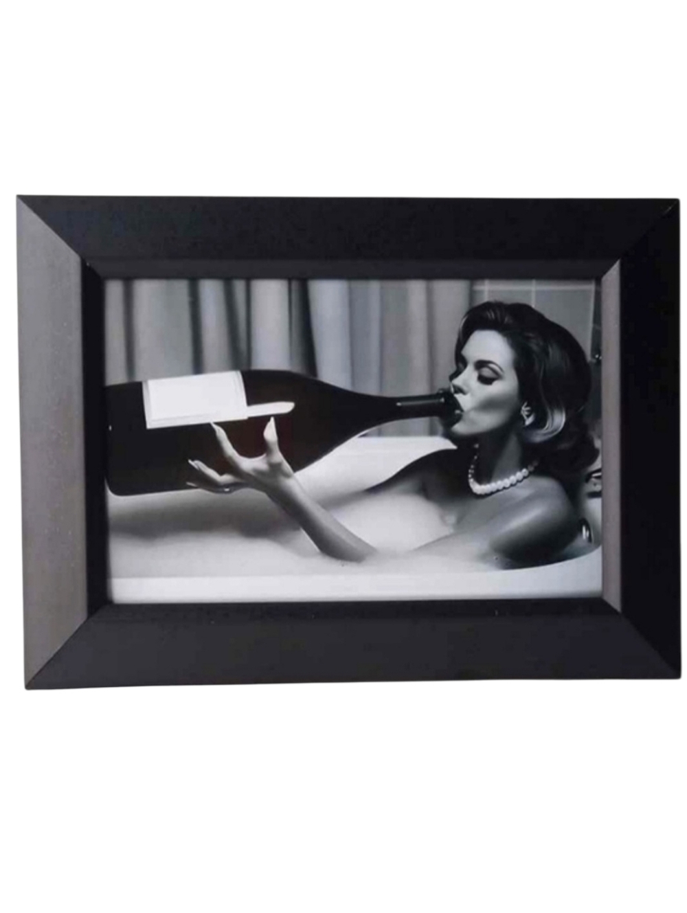 Vintage Wine Drinkin Party bathtub Retro Funny party Fun Framed photo  Housewife